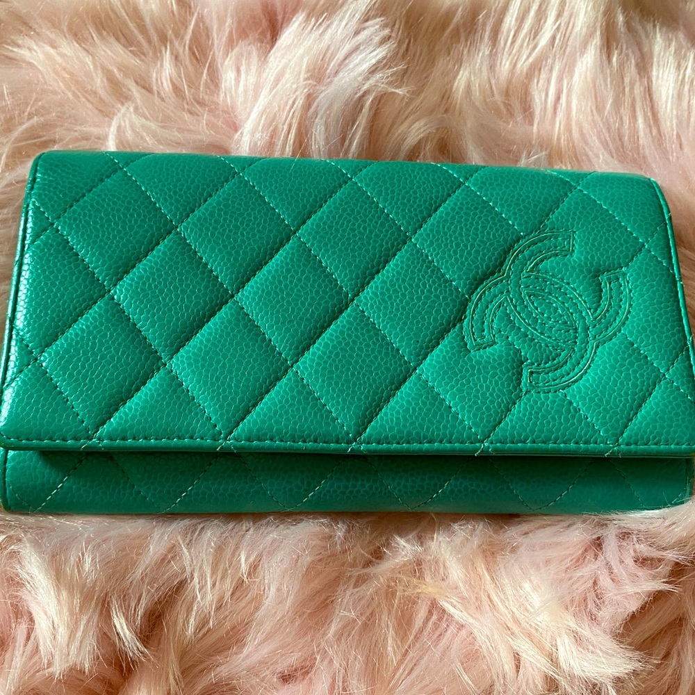 100% Authentic Chanel Wallet in Caviar